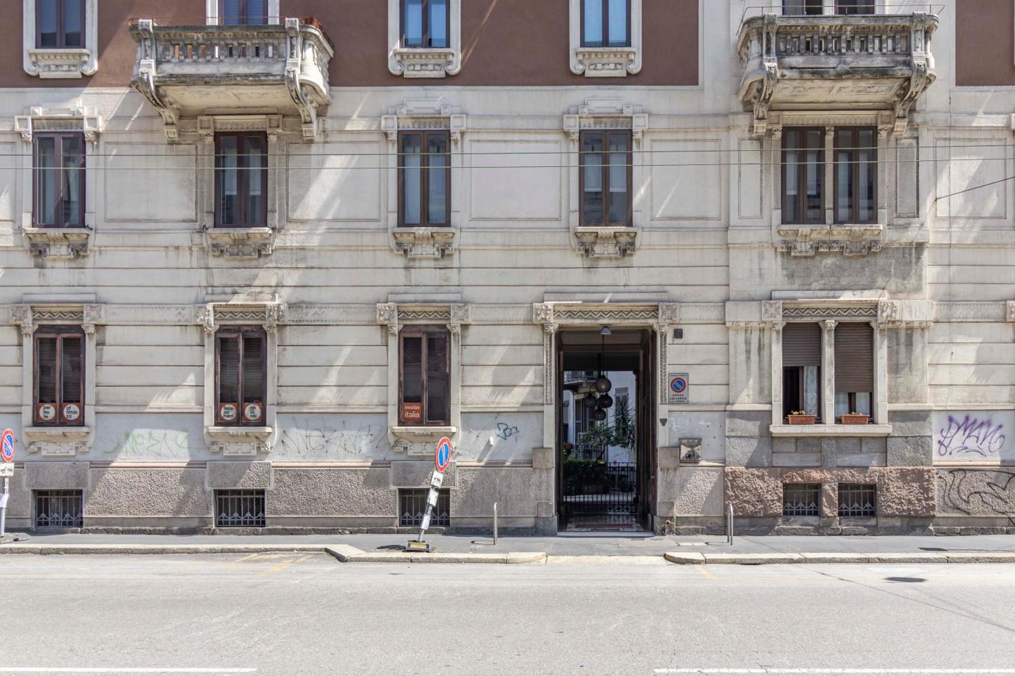 Stradivarius House - Carozzi Apartments Milan Bagian luar foto